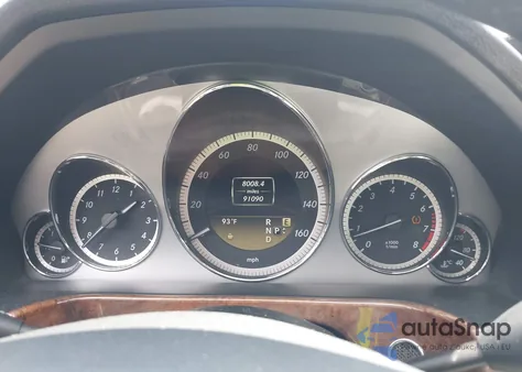 2011 Mercedes-Benz E 350 4Matic z USA, uszkodzony, nr VIN WDDHF8HB3BA496176